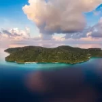 Île de Hatta : un voyage à travers l’histoire et la nature au cœur des îles Banda