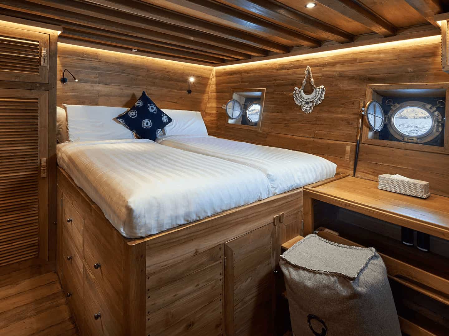 On Board 16 oracle-yacht-luxe-room-luxury-charter-indonesia