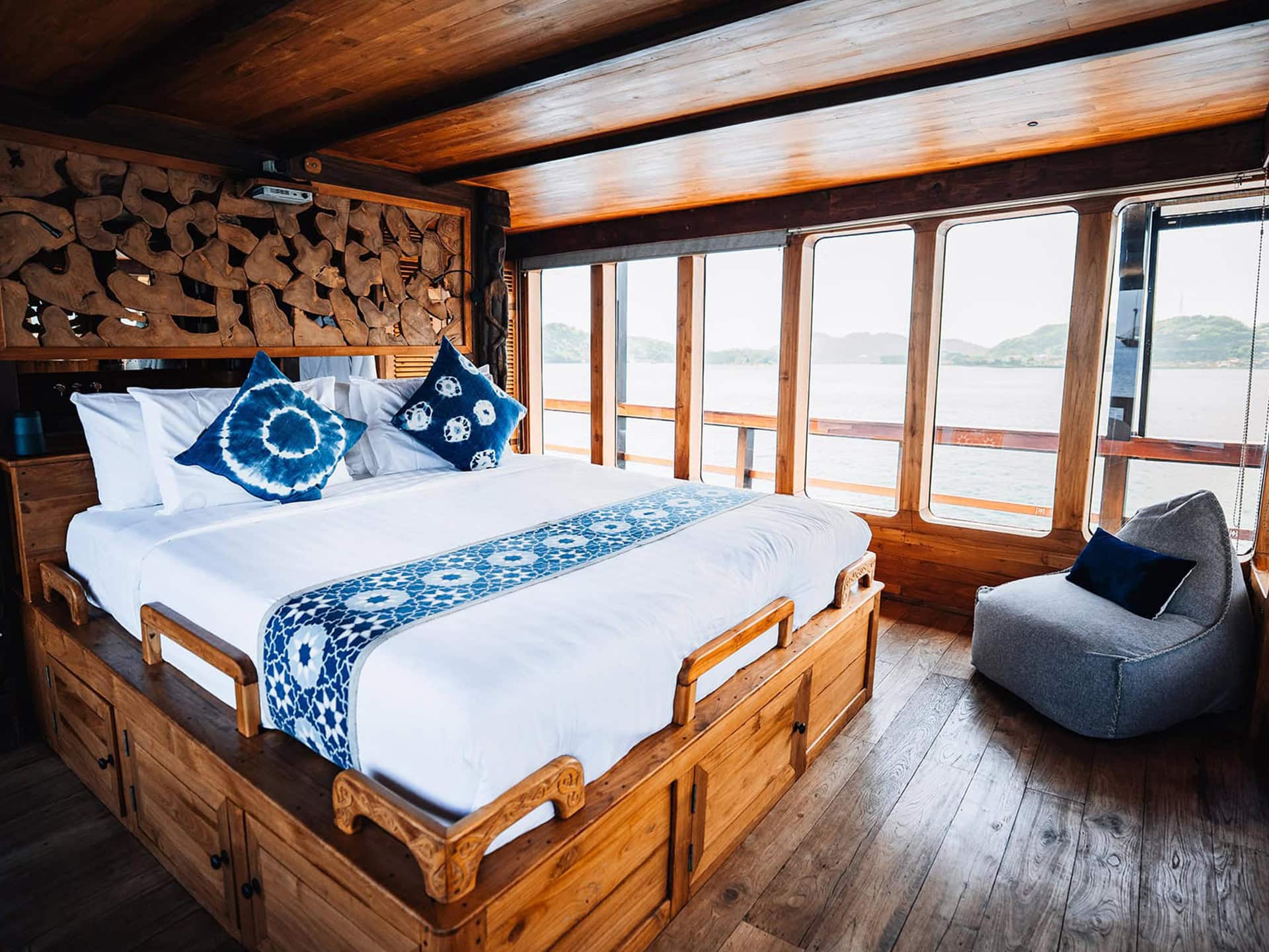 On Board 13 oracle-yacht-master-suite-with-panorama-windows-indonesia