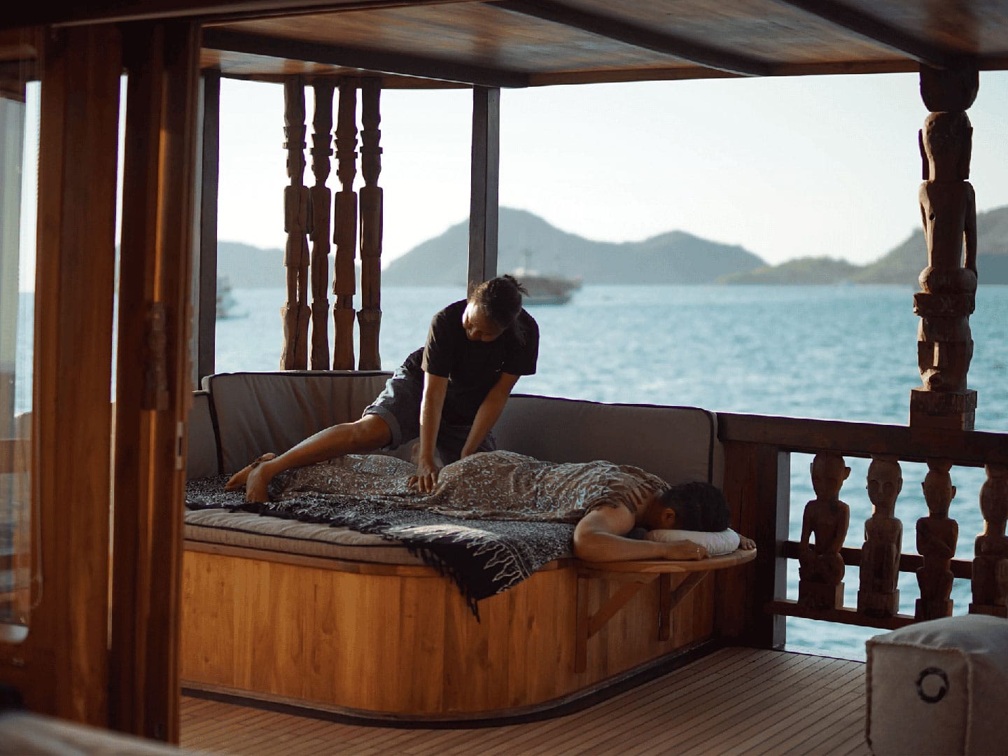 Expérience 9 Oracle Yacht - Massage et relaxation à bord - Komodo et Raja Ampat