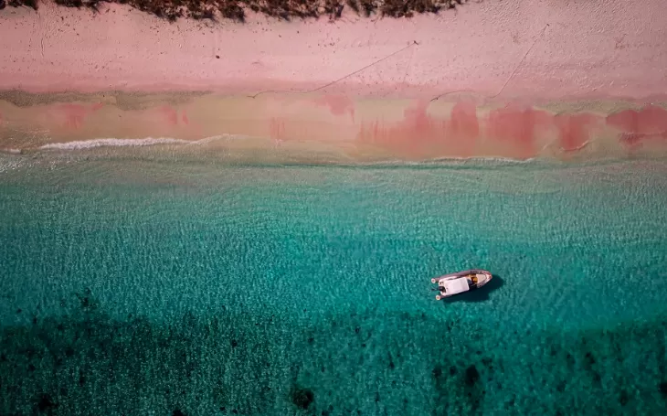 Pink Beach in Komodo | Oracle Yacht