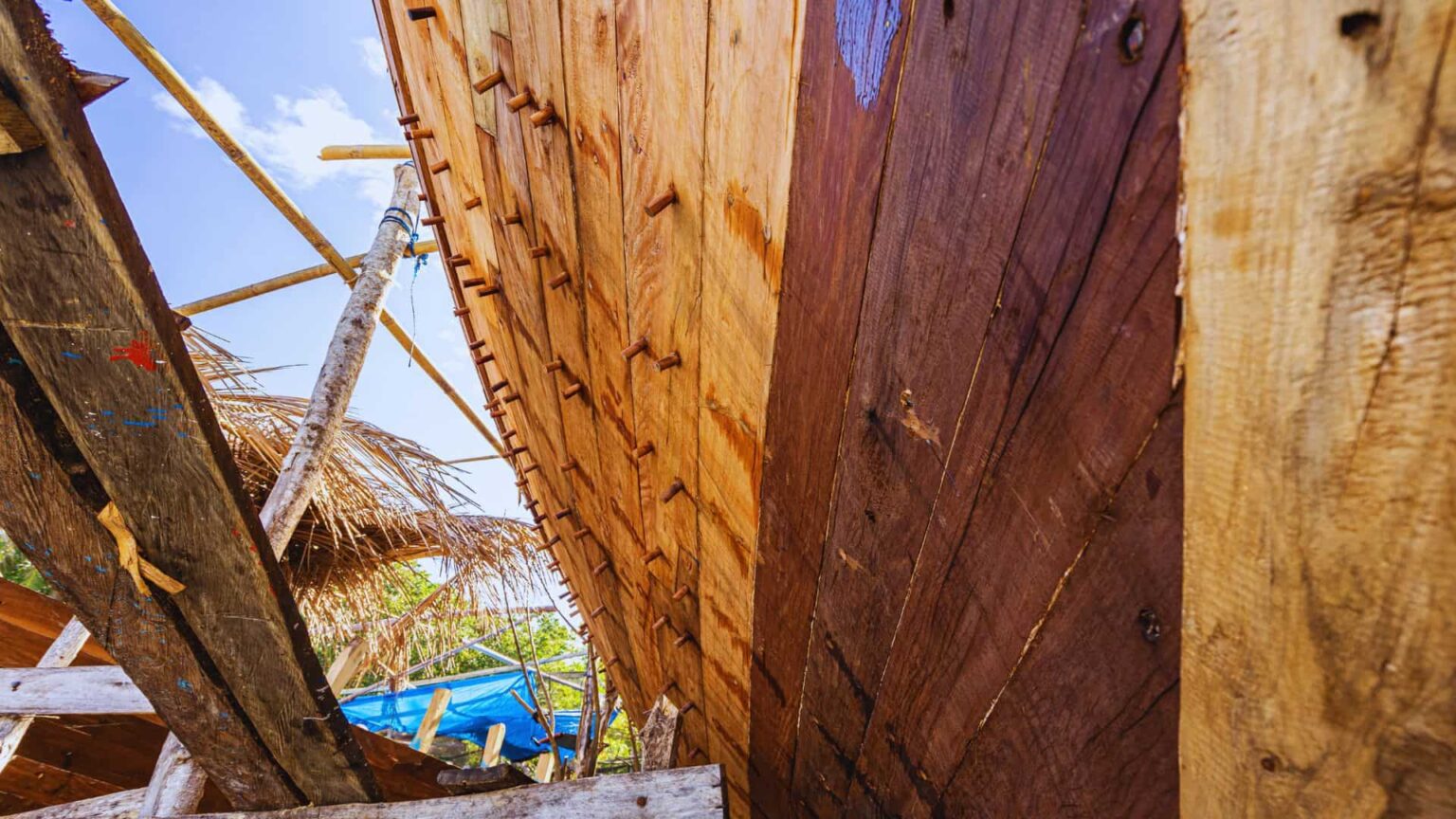 Boatbuilders from Bugis | Oracle Yacht